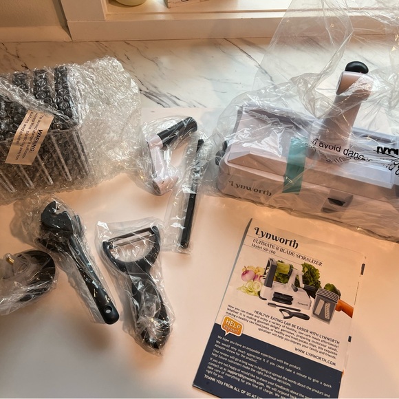 Worth Kitchen Tools Set in White and Black - Picture 1 of 4